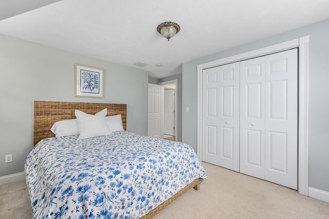 10 Abbey Gate Road, Cotuit, MA 02635