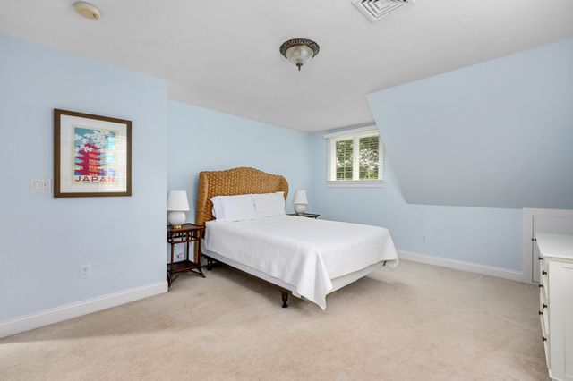10 Abbey Gate Road, Cotuit, MA 02635