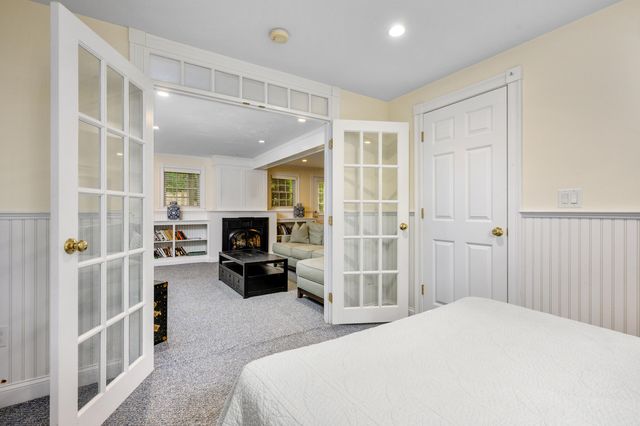 10 Abbey Gate Road, Cotuit, MA 02635