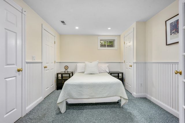 10 Abbey Gate Road, Cotuit, MA 02635