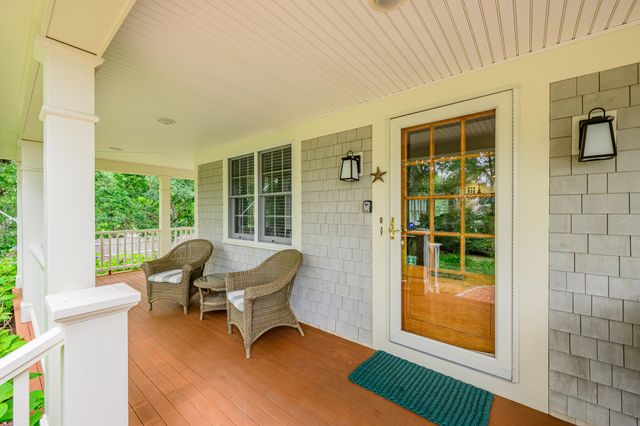 10 Abbey Gate Road, Cotuit, MA 02635