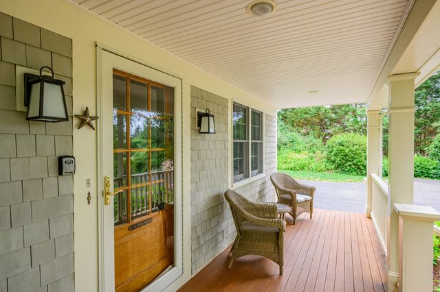 10 Abbey Gate Road, Cotuit, MA 02635