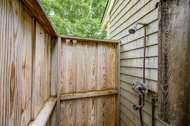 10 Abbey Gate Road, Cotuit, MA 02635