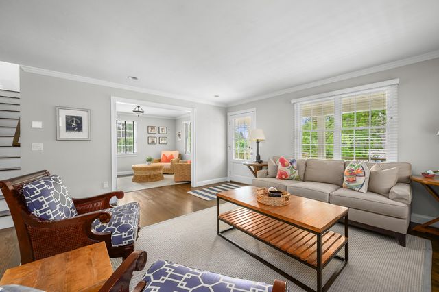 10 Abbey Gate Road, Cotuit, MA 02635