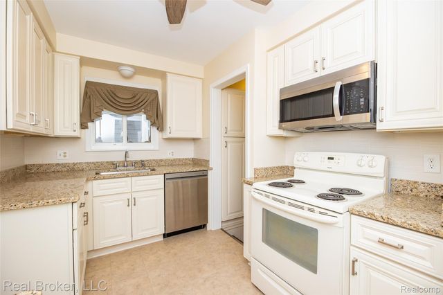 1919 Fern Street, Royal Oak, MI 48073