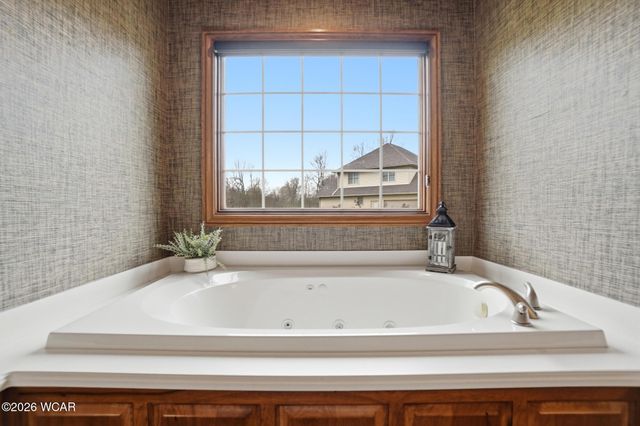 4499 Indian Hill Drive, Lima, OH 45806