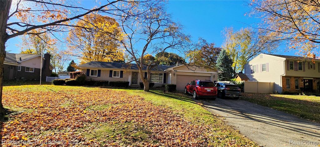 25667 Glamorgan Drive, Novi, MI 48374