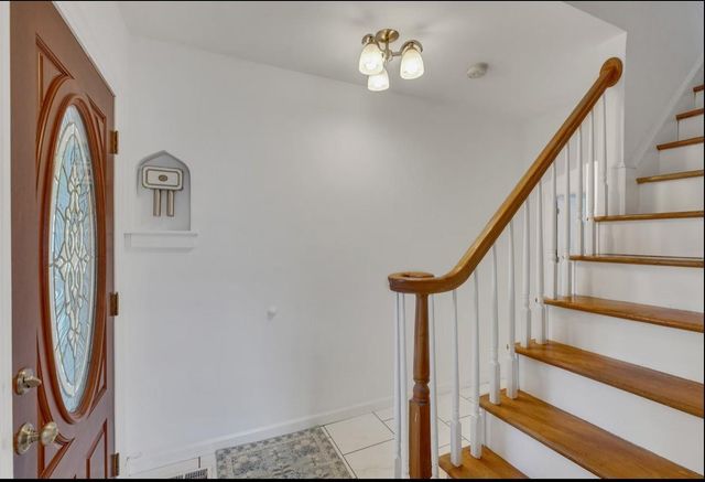 556 N 12 Street, New Hyde Park, NY 11040