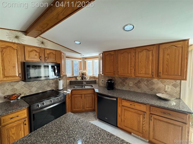48583 Tilch Road, Macomb Township, MI 48044