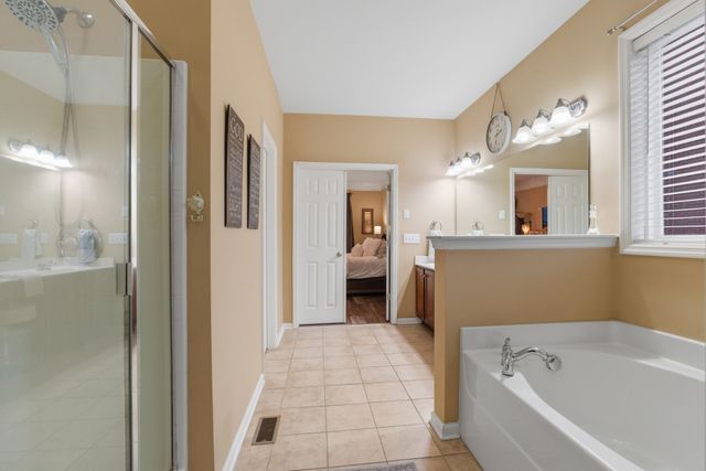 1061 Avery Trace Cir, Hendersonville, TN 37075