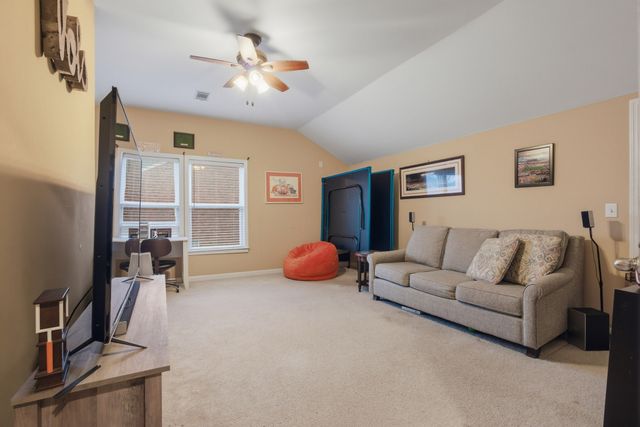 1061 Avery Trace Cir, Hendersonville, TN 37075