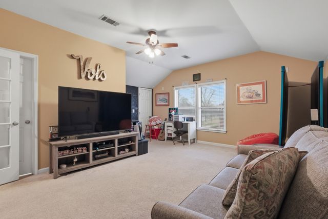 1061 Avery Trace Cir, Hendersonville, TN 37075