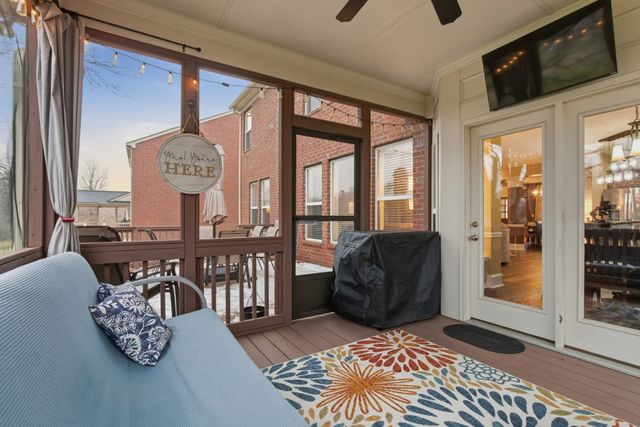 1061 Avery Trace Cir, Hendersonville, TN 37075