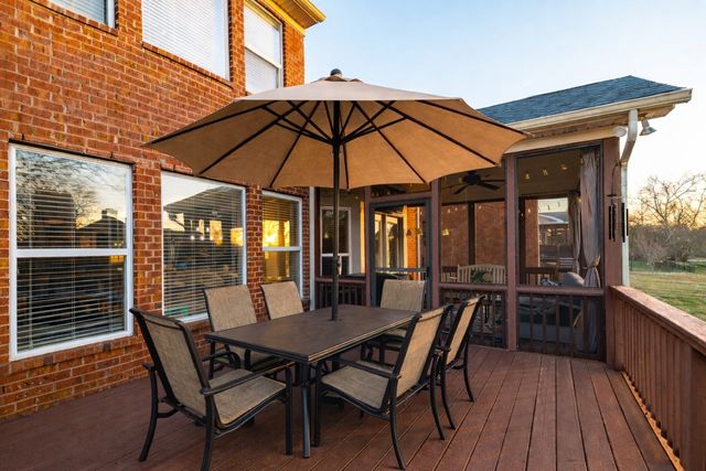 1061 Avery Trace Cir, Hendersonville, TN 37075