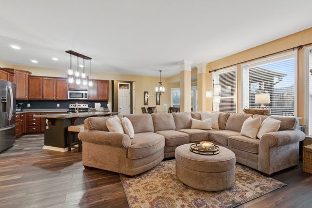 1061 Avery Trace Cir, Hendersonville, TN 37075