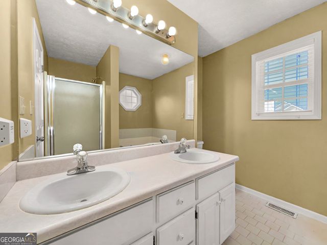 425 Freedom Drive, Mcdonough, GA 30252