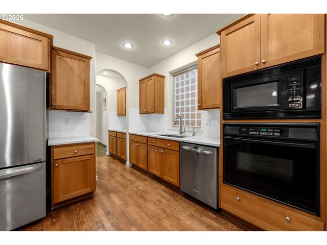 16018 Sw 77TH Ter, Portland, OR 97224
