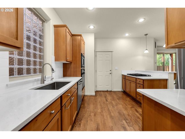 16018 Sw 77TH Ter, Portland, OR 97224