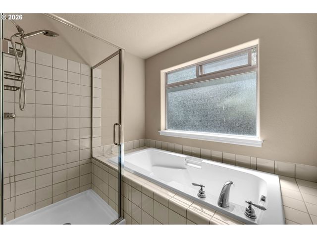 16018 Sw 77TH Ter, Portland, OR 97224