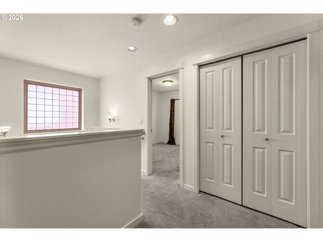 16018 Sw 77TH Ter, Portland, OR 97224