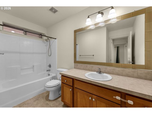 16018 Sw 77TH Ter, Portland, OR 97224