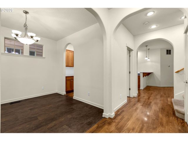16018 Sw 77TH Ter, Portland, OR 97224