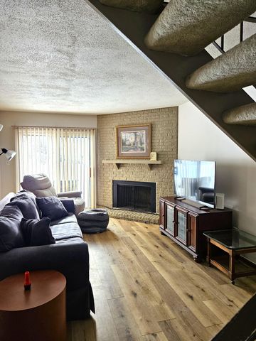 2105 Dogwood Lane, Chesterton, IN 46304