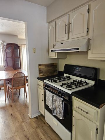 2105 Dogwood Lane, Chesterton, IN 46304