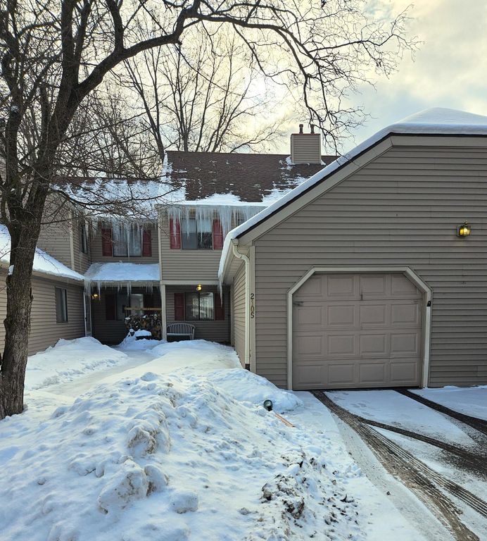 2105 Dogwood Lane, Chesterton, IN 46304