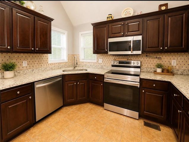 151 Twin Oaks Drive, Calhoun, GA 30701