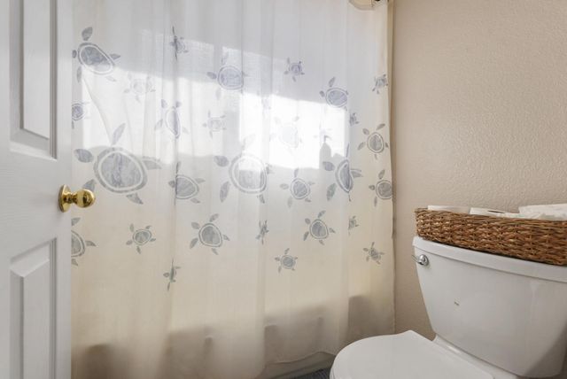 708 Coastal Ct, Los Banos, CA 93635