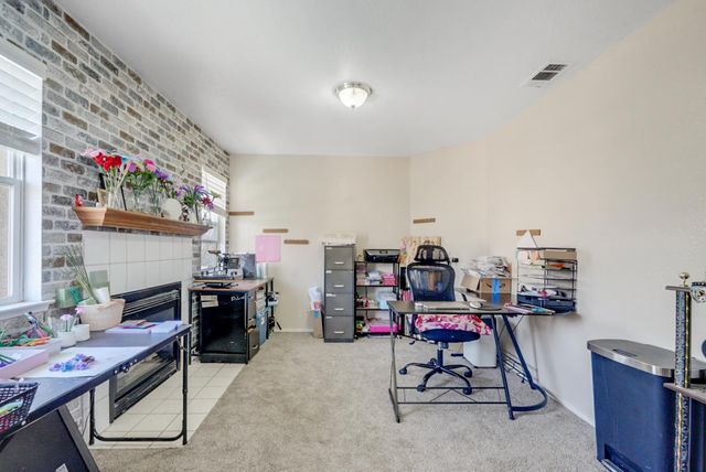 708 Coastal Ct, Los Banos, CA 93635