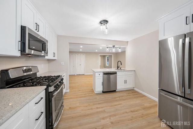 25 Dane Street, Sayreville, NJ 08872