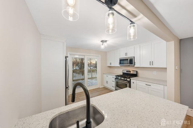 25 Dane Street, Sayreville, NJ 08872