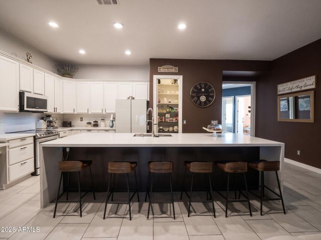 7328 N 81ST Drive, Glendale, AZ 85303