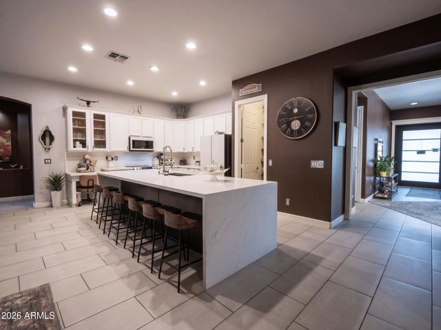 7328 N 81ST Drive, Glendale, AZ 85303