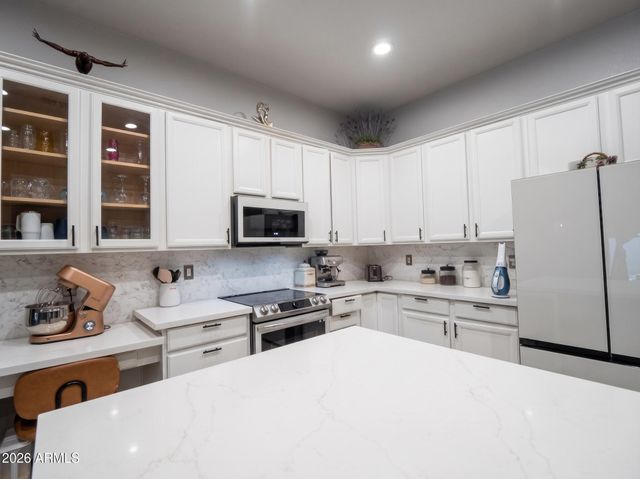 7328 N 81ST Drive, Glendale, AZ 85303