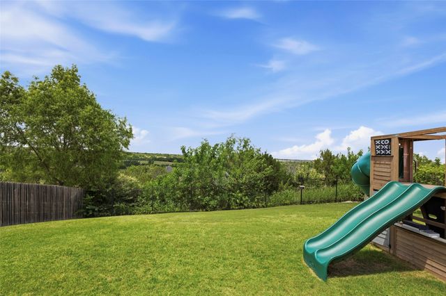 536 Inwood Street, Benbrook, TX 76126