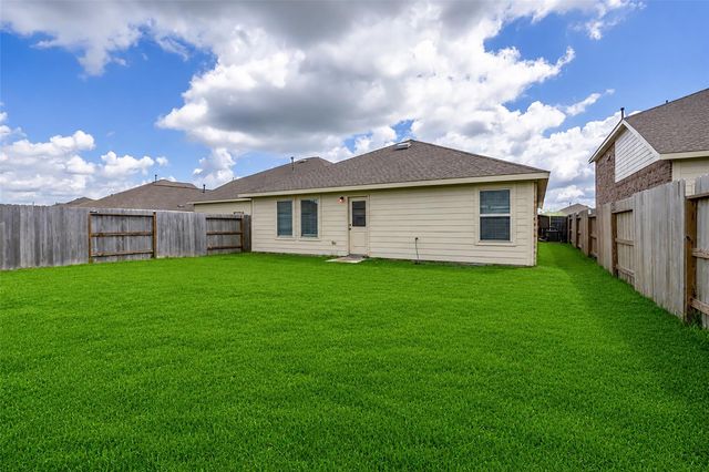 9815 Bellwick Hollow Court, Baytown, TX 77521