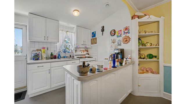 26 IRA Court, New York City, NY 11229