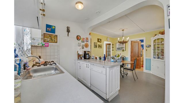 26 IRA Court, New York City, NY 11229