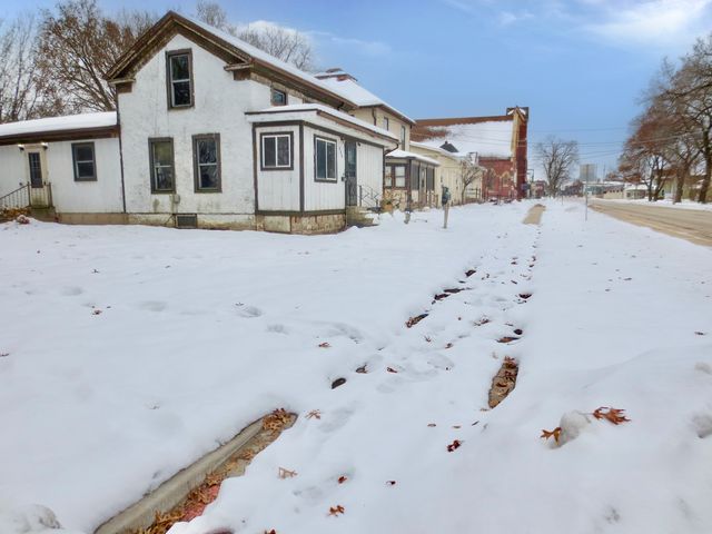311 N 4th Street, Oregon, IL 61061