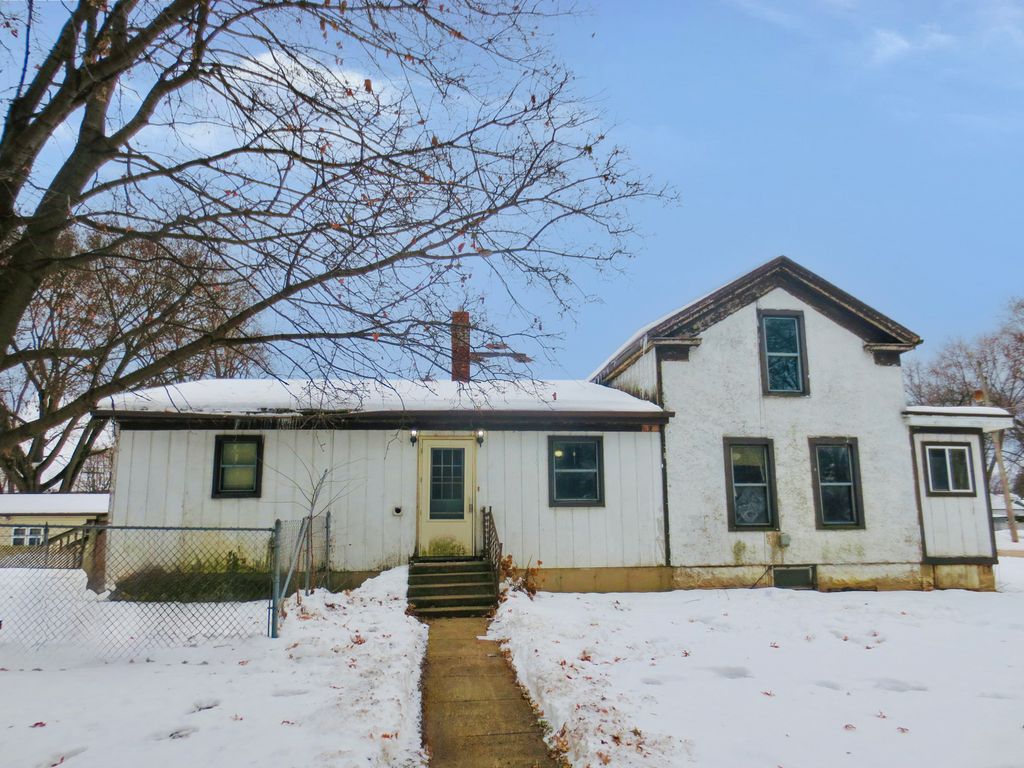 311 N 4th Street, Oregon, IL 61061