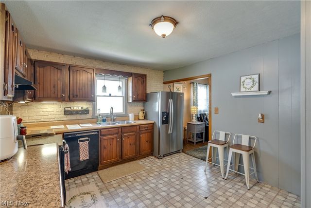 2313 Bollinger Avenue NE, Canton, OH 44705