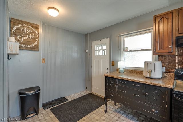 2313 Bollinger Avenue NE, Canton, OH 44705