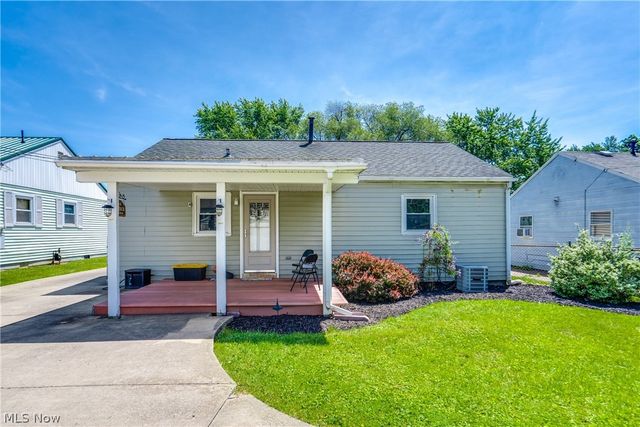 2313 Bollinger Avenue NE, Canton, OH 44705