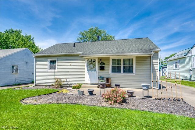 2313 Bollinger Avenue NE, Canton, OH 44705