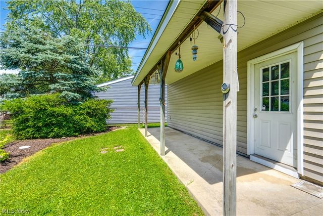 2313 Bollinger Avenue NE, Canton, OH 44705