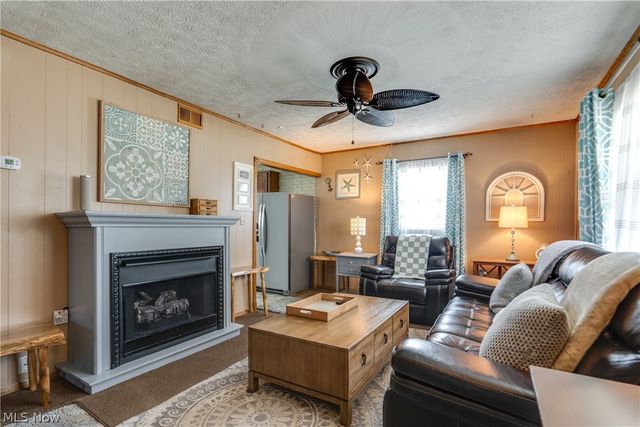 2313 Bollinger Avenue NE, Canton, OH 44705