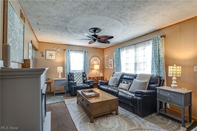 2313 Bollinger Avenue NE, Canton, OH 44705